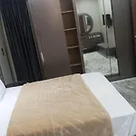 Family Spacious New Apartment In Cairo Giza Almuhandeseen Near Nile