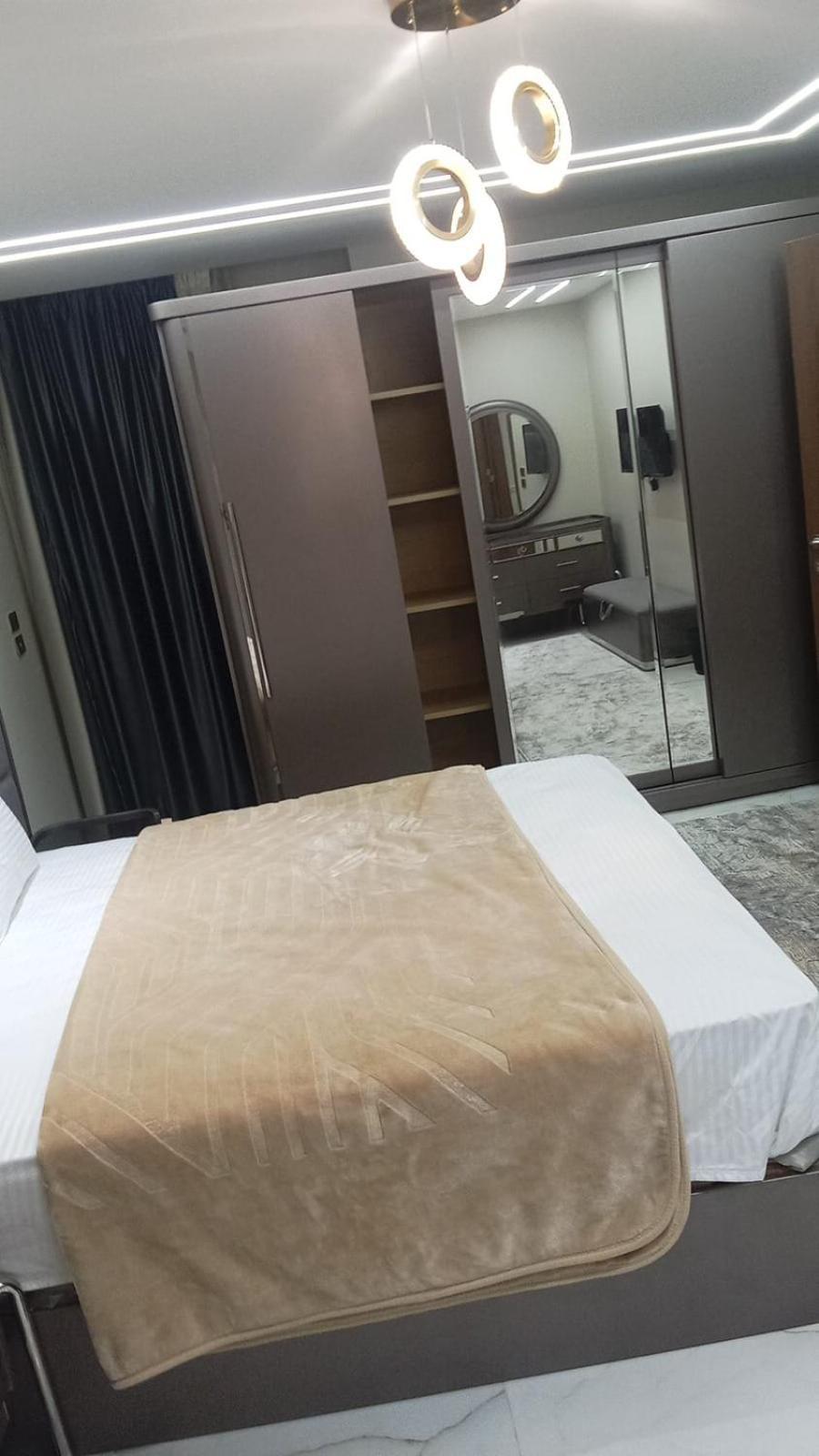 Family Spacious New In Giza Almuhandeseen Near Nile Cairo
