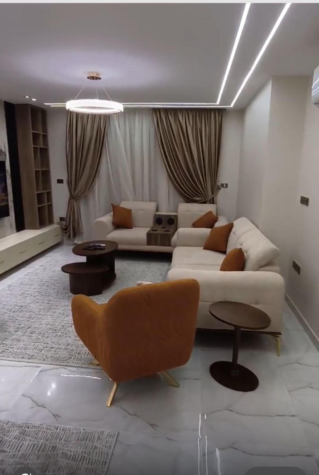 Family Spacious New In Giza Almuhandeseen Near Nile *